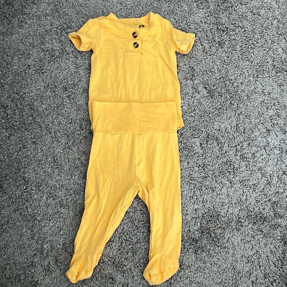 Bums & Roses Yellow Newborn Outfit